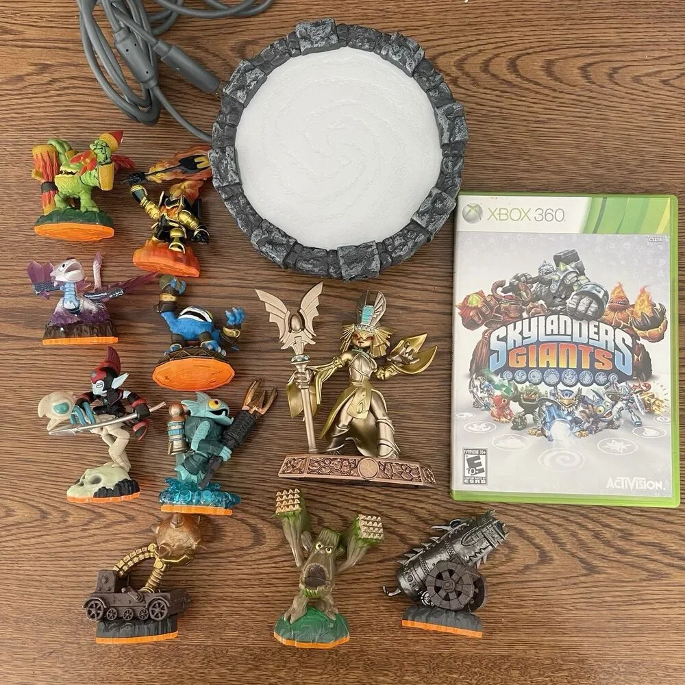 Skylanders Giants Lot 10 Figures, Portal Of Power,  Xbox 360 Game